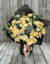 Букет цветов из:  Розы и Лизиантусы в Поселок санатория Министерства Обороны