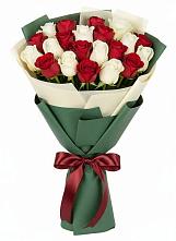 Букет Микс из красных и белых роз в Поселок санатория Министерства Обороны