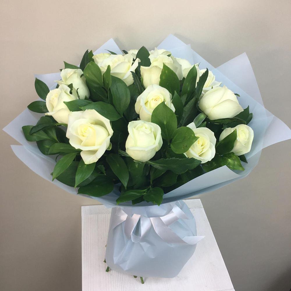 Букет 15 Белых роз Проуд в Поселок санатория Министерства Обороны