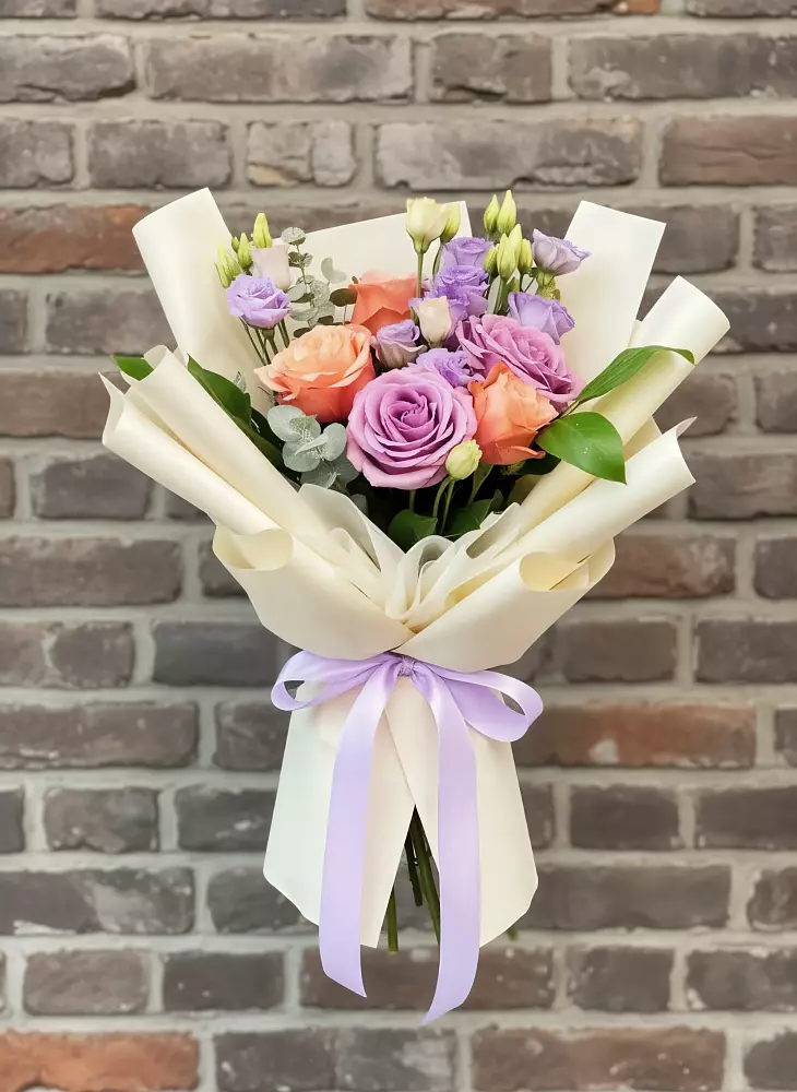 Букет цветов из: Лизиантусы и Розы в Поселок санатория Министерства Обороны