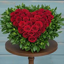 Цветочная композиция из Розы в виде сердца в Поселок санатория Министерства Обороны