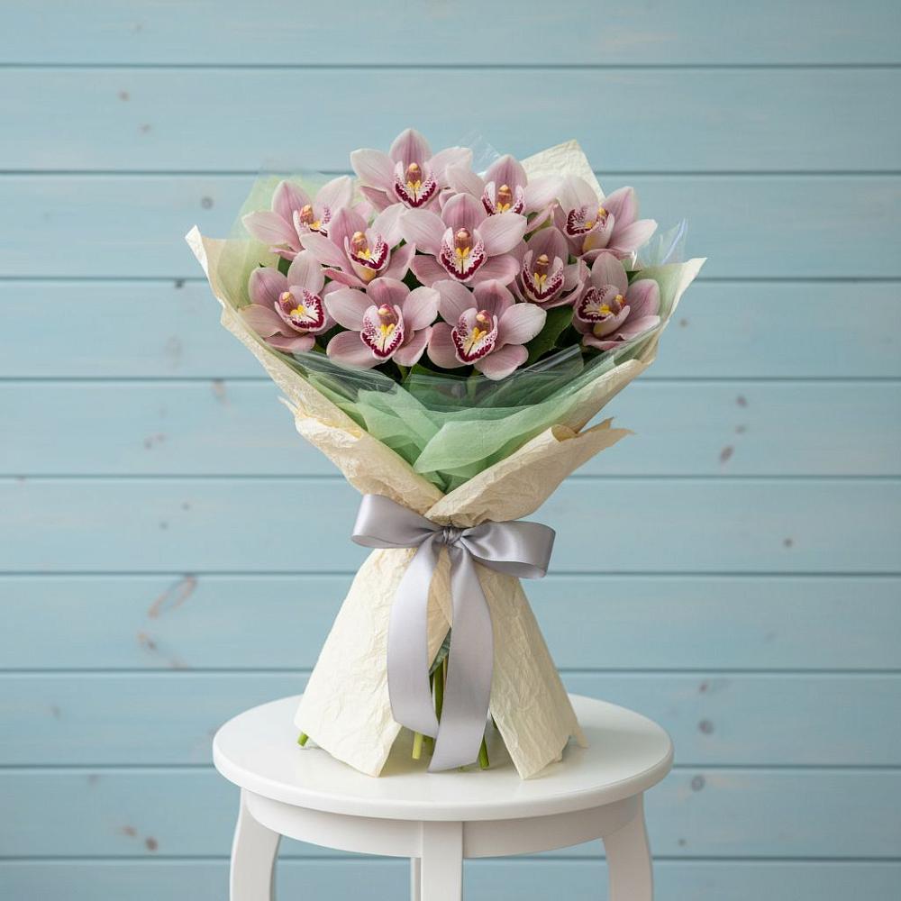 Букет цветов из: Орхидеи и Розы в Поселок санатория Министерства Обороны