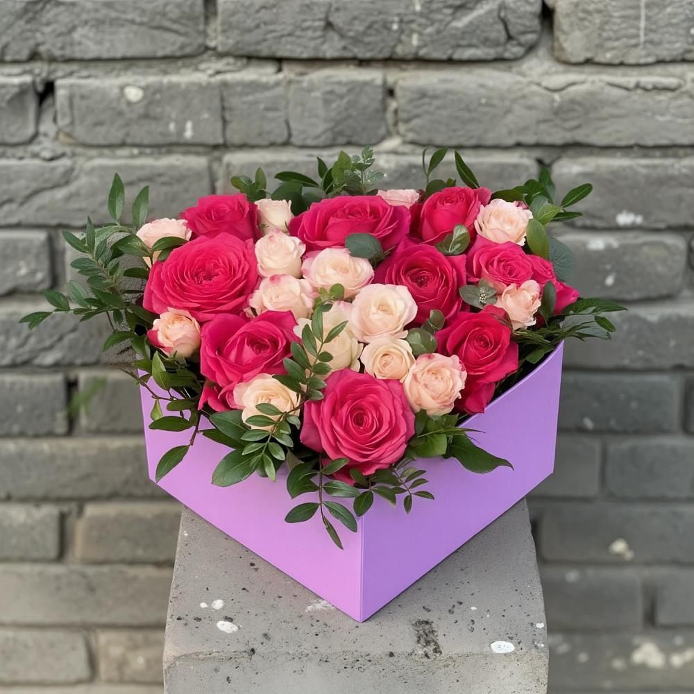 Цветочная композиция из Розы в коробке в Поселок санатория Министерства Обороны