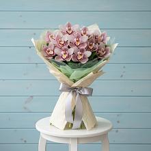 Букет цветов из:  Орхидеи и Розы в Поселок санатория Министерства Обороны
