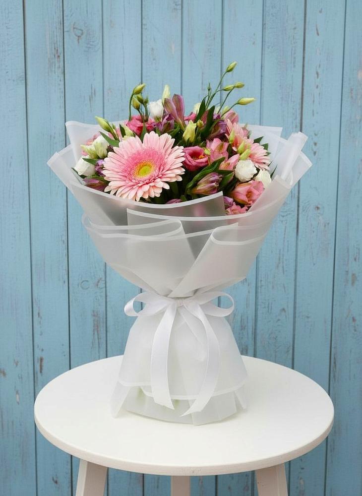 Букет цветов из: Герберы, Альстромерии и Лизиантусы в Поселок санатория Министерства Обороны