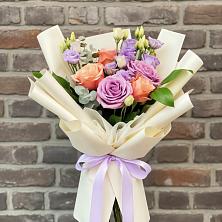 Букет цветов из:  Лизиантусы и Розы в Поселок санатория Министерства Обороны