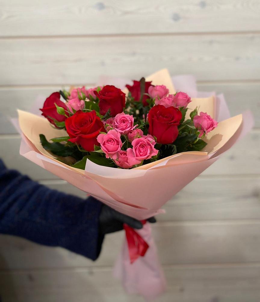 Букет цветов из: Розы в Поселок санатория Министерства Обороны