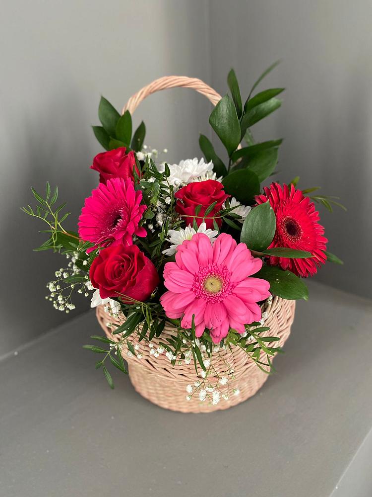 Цветочная композиция из Розы, Хризантемы и Герберы в корзине в Поселок санатория Министерства Обороны