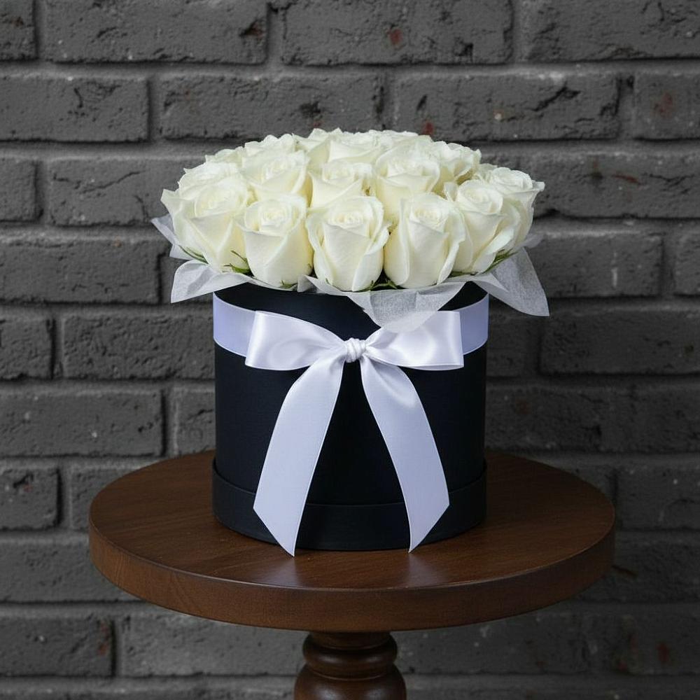 Цветочная композиция из Розы в шляпной коробке в Поселок санатория Министерства Обороны