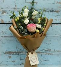 Букет цветов из:  Розы и Лизиантусы в Поселок санатория Министерства Обороны