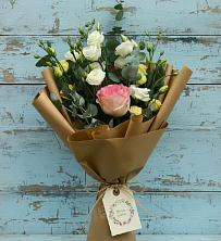 Букет цветов из:  Розы и Лизиантусы в Поселок санатория Министерства Обороны