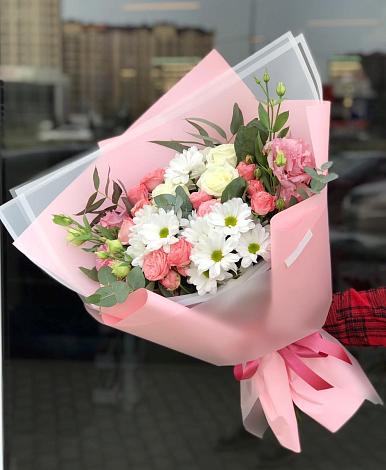 Букет цветов из: Розы, Лизиантусы и Хризантемы в Поселок санатория Министерства Обороны