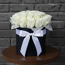 Цветочная композиция из Розы в шляпной коробке в Поселок санатория Министерства Обороны