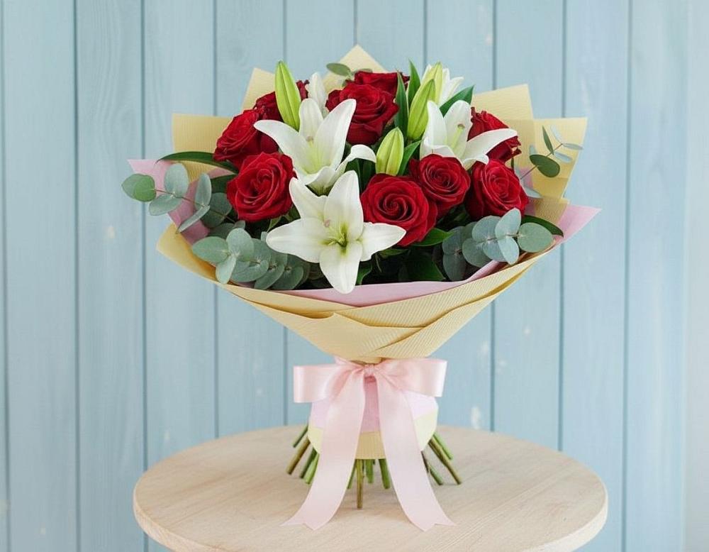 Букет цветов из: Лилии и Розы в Поселок санатория Министерства Обороны